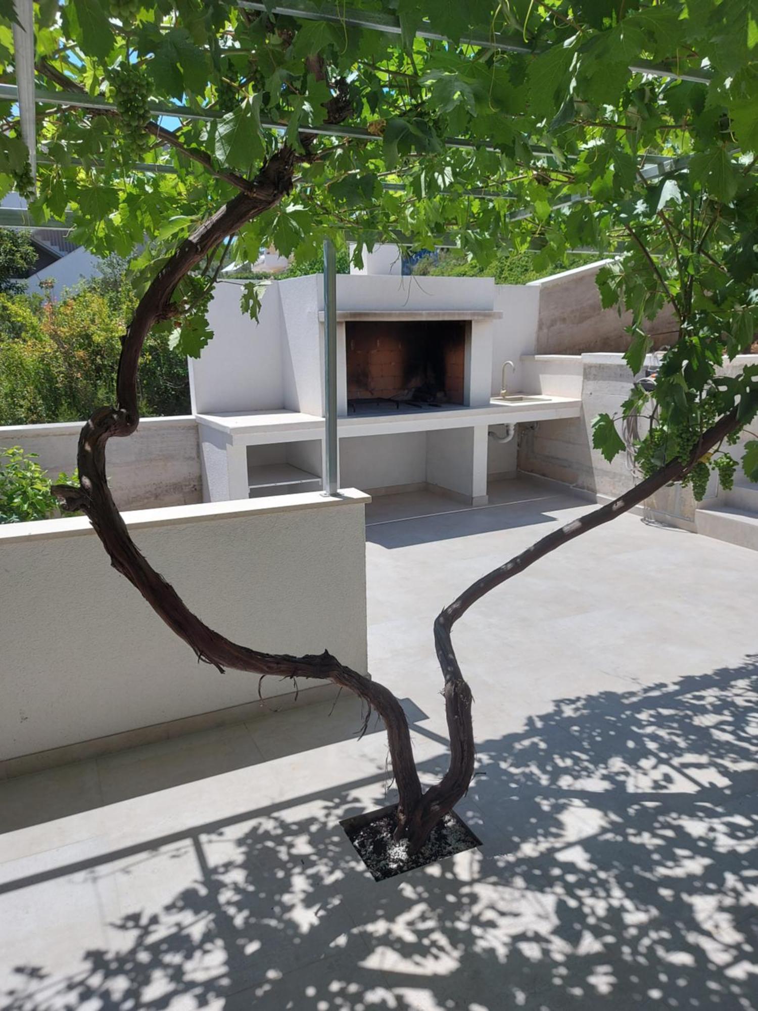 Holiday Home Dora Sutivan Luaran gambar